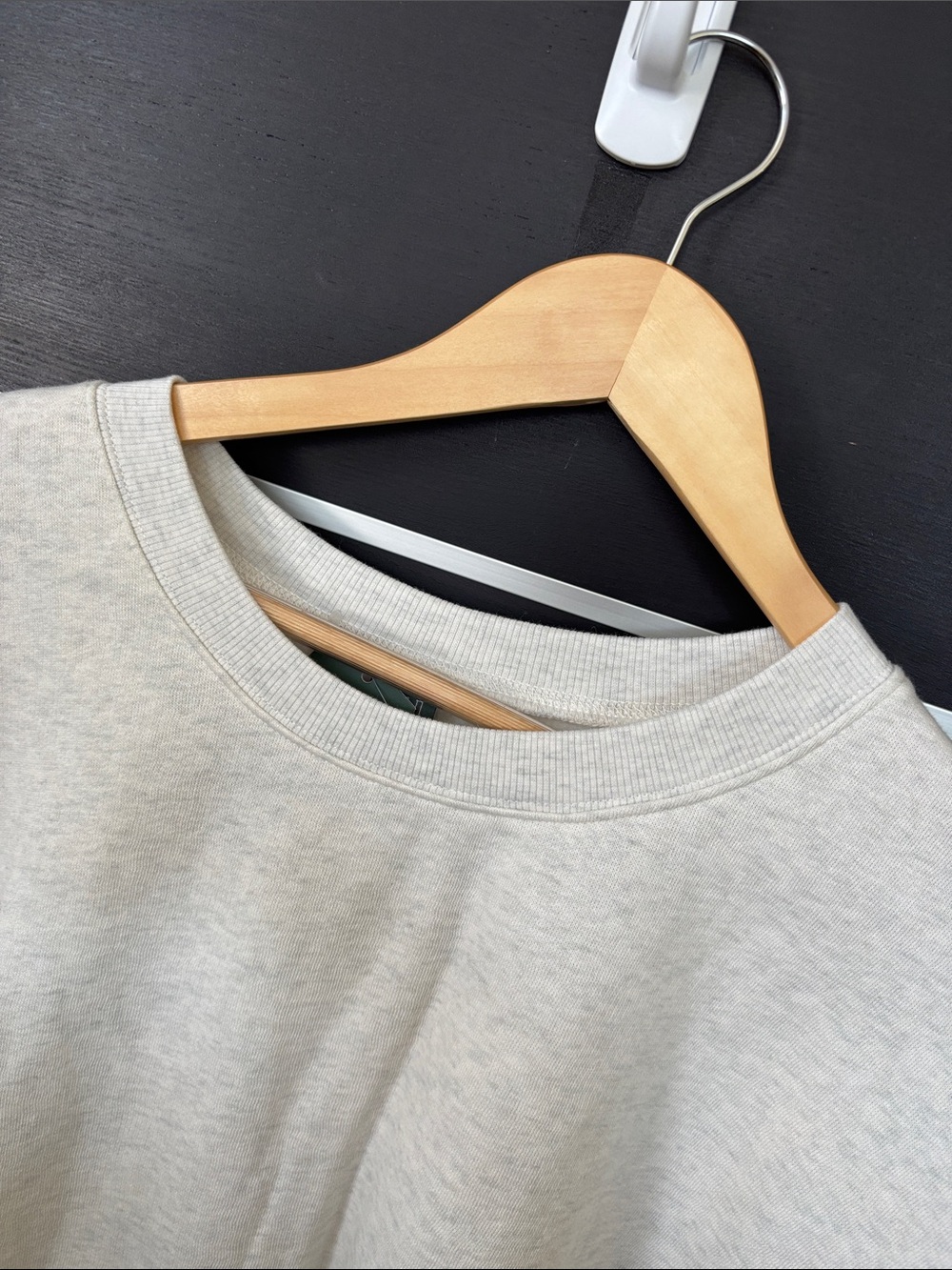 Wild Fable Women's Heather Gray Oversized Sweatshirt - Picture 4 of 12
